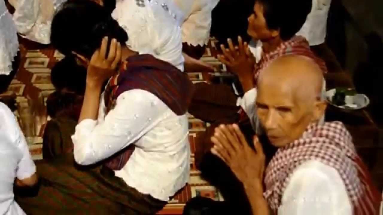 CAMBODIAN WEDDING: THE MONKS' BLESSING