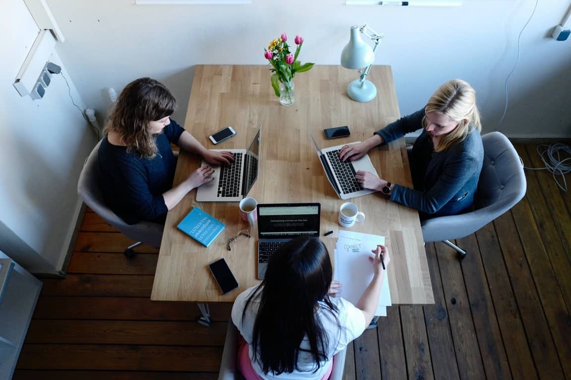 women working together