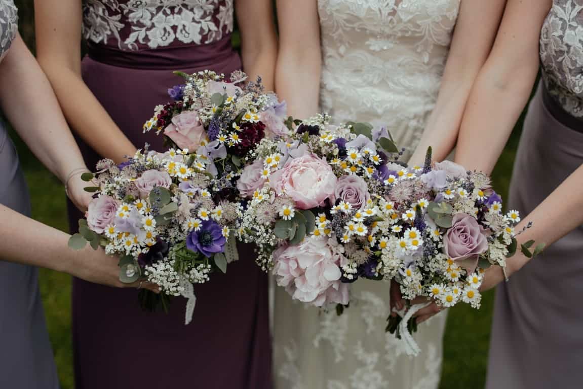 flowers wedding sisters