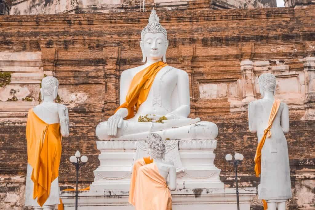 15 Traditional Buddhist Wedding Vows (Examples)