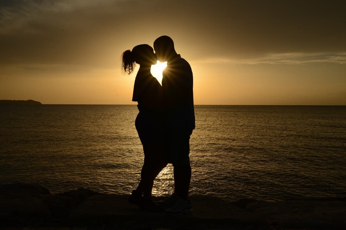 sunlight couple silhouette