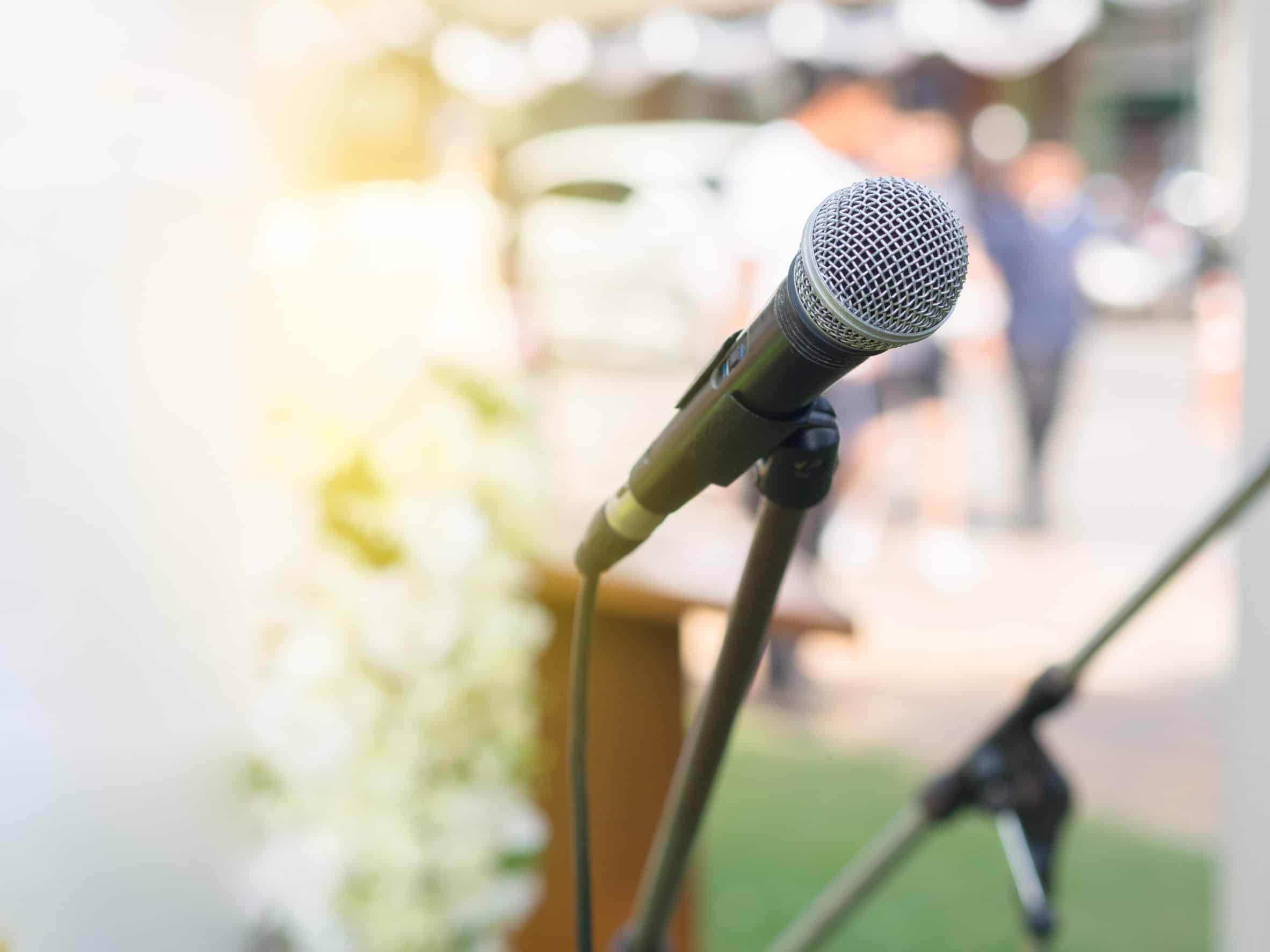 delivering speech wedding