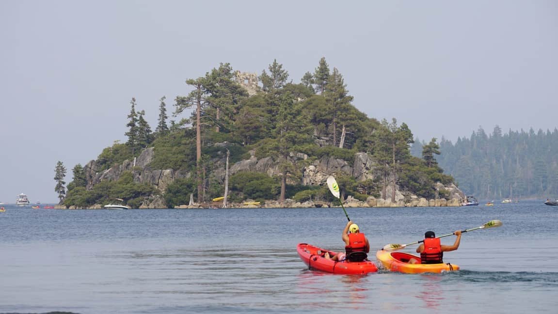 kayaking couple