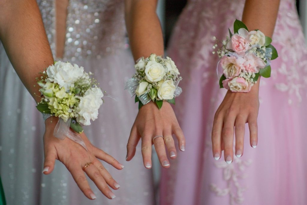 bridesmaid wearing corsage