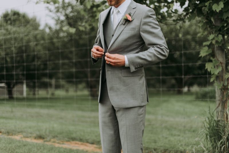 can-the-bride-see-the-groom-s-suit-6-things-to-know