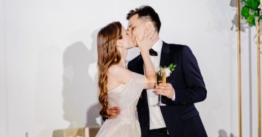 newlyweds kissing