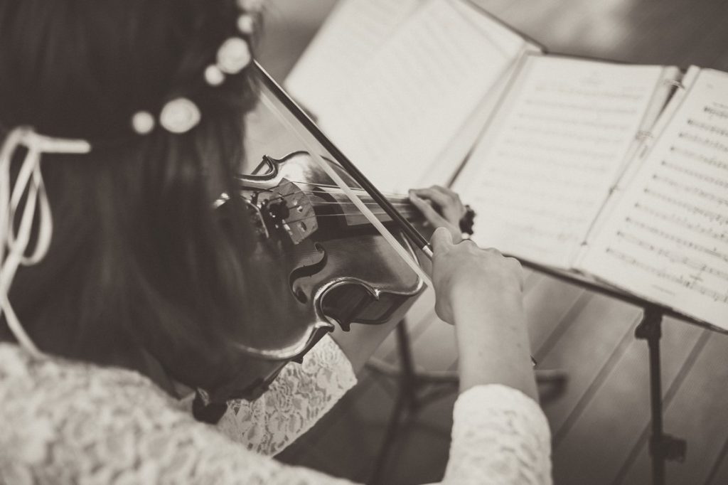 woman playing violin