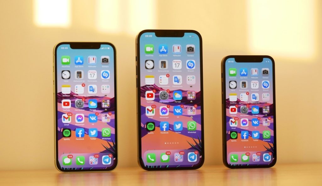 3 iphones