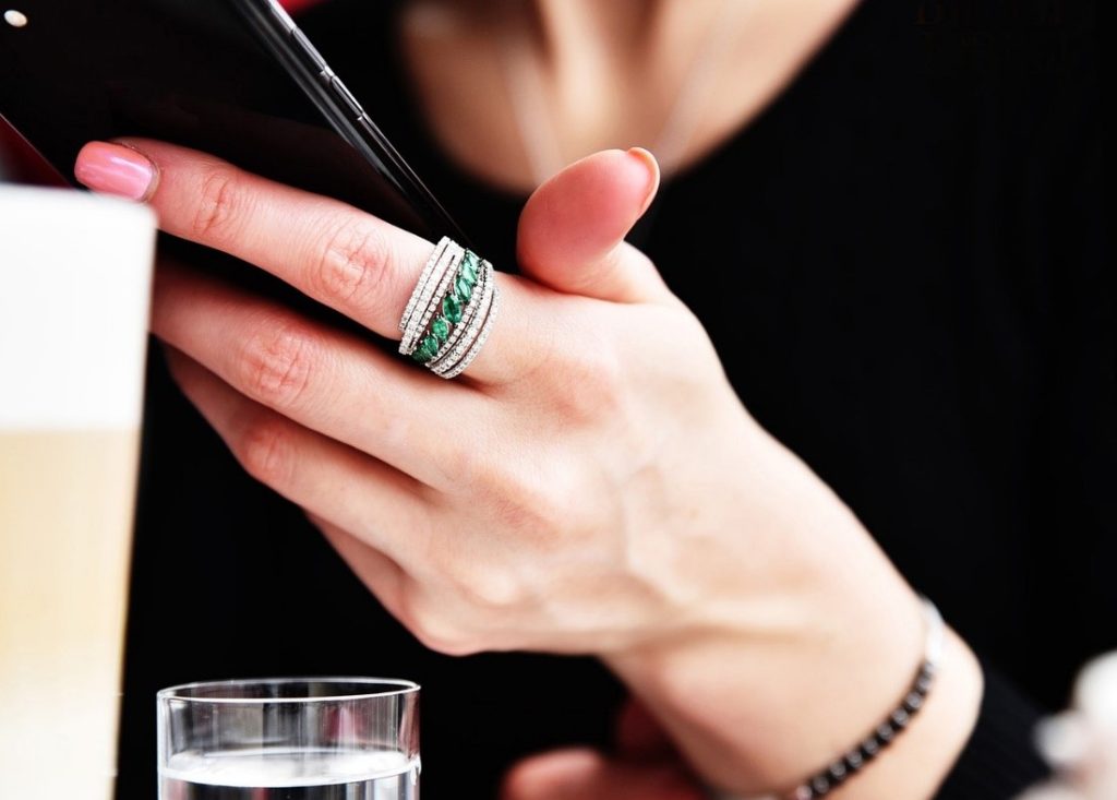 woman wearing wedding band