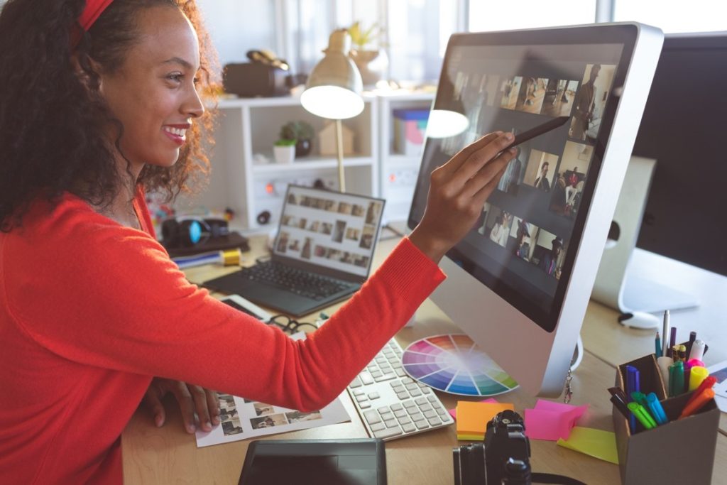 woman working on her pc