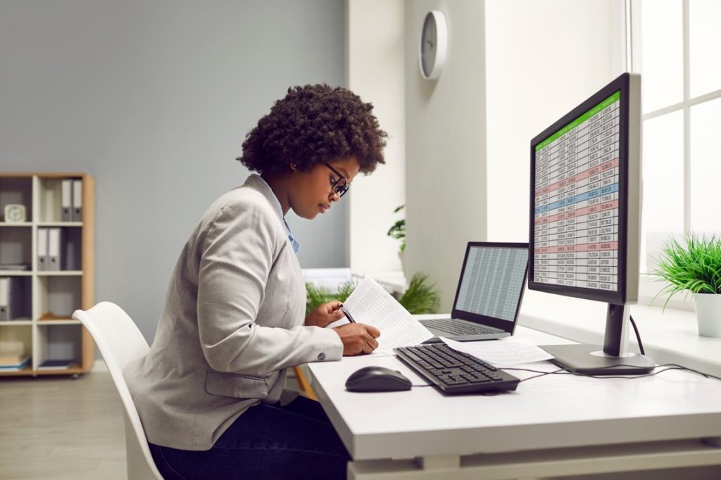 woman working in her desk