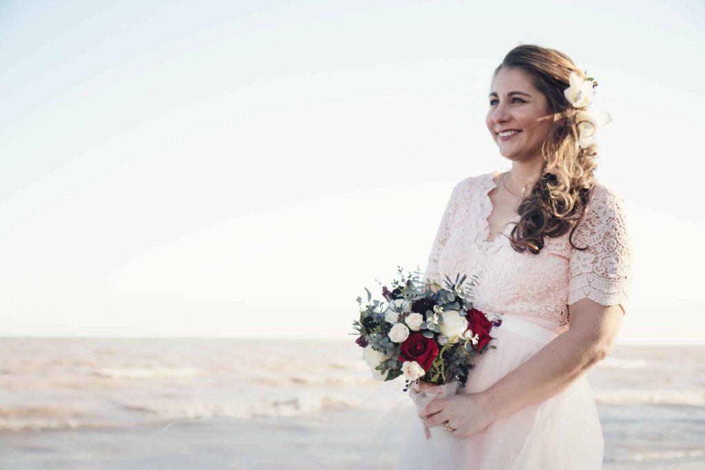 beautiful bride holding a bouquet