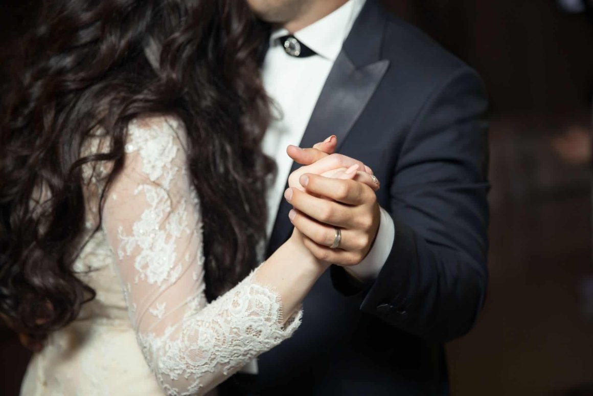 When Does the Groom Get His Ring? Timeline Explained