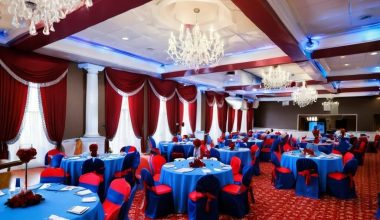 red and blue wedding theme ideas for reception venue